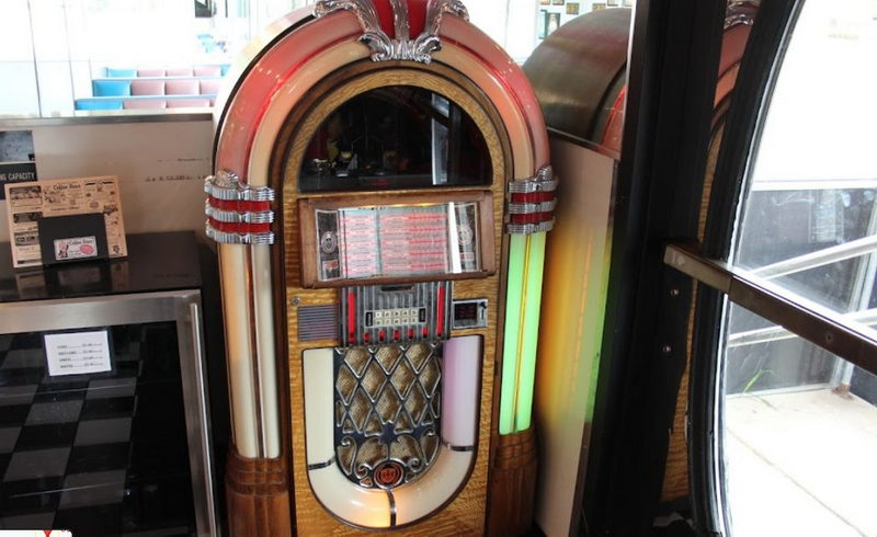 Grand Diner (Dons of Traverse City) - 2013 Dons Tc Photo (newer photo)